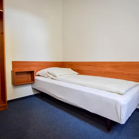 Gospodarstwo agroturystyczne 33 *